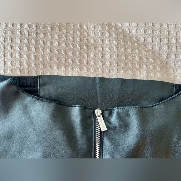 👗 CK Faux Leather Bodycon Dress - Picture 8 of 9